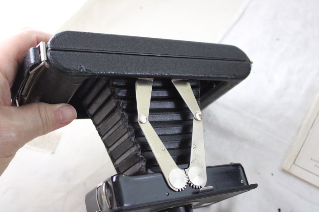 4 Antique Folding Cameras - 11