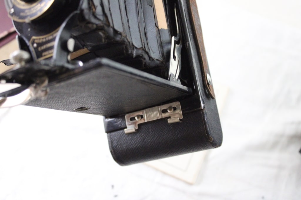 4 Antique Folding Cameras - 18