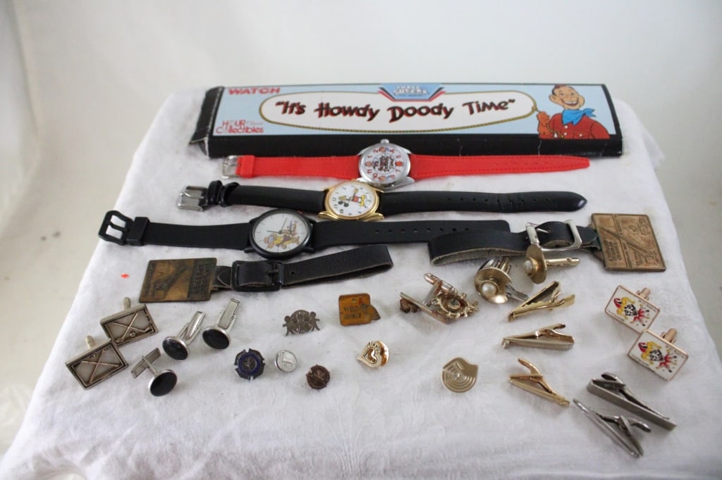 Howdy Doody, Twinkie, Mickey Mouse Watches (1 of 15)