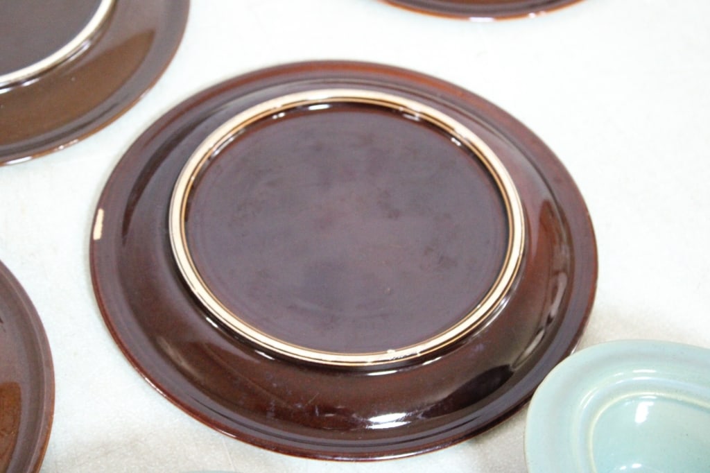 Red Wing Village Green Dinnerware - 10