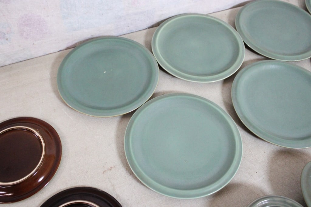 Red Wing Village Green Dinnerware - 4