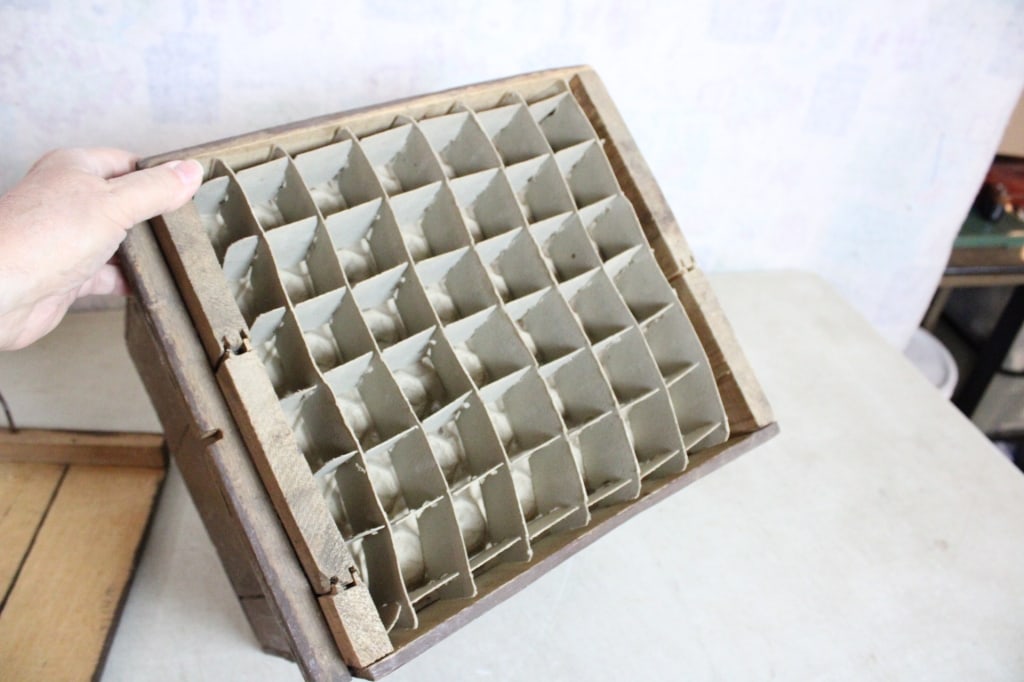 Primitive 15 Dozen Wooden Egg Crate - 5