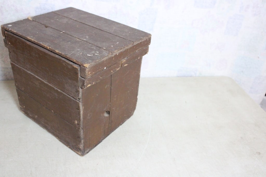 Primitive 15 Dozen Wooden Egg Crate - 6