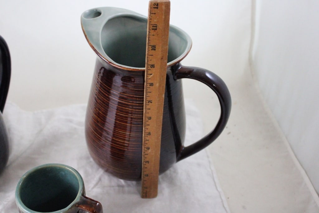 Red Wing Village Green Pitchers & Mug - 5