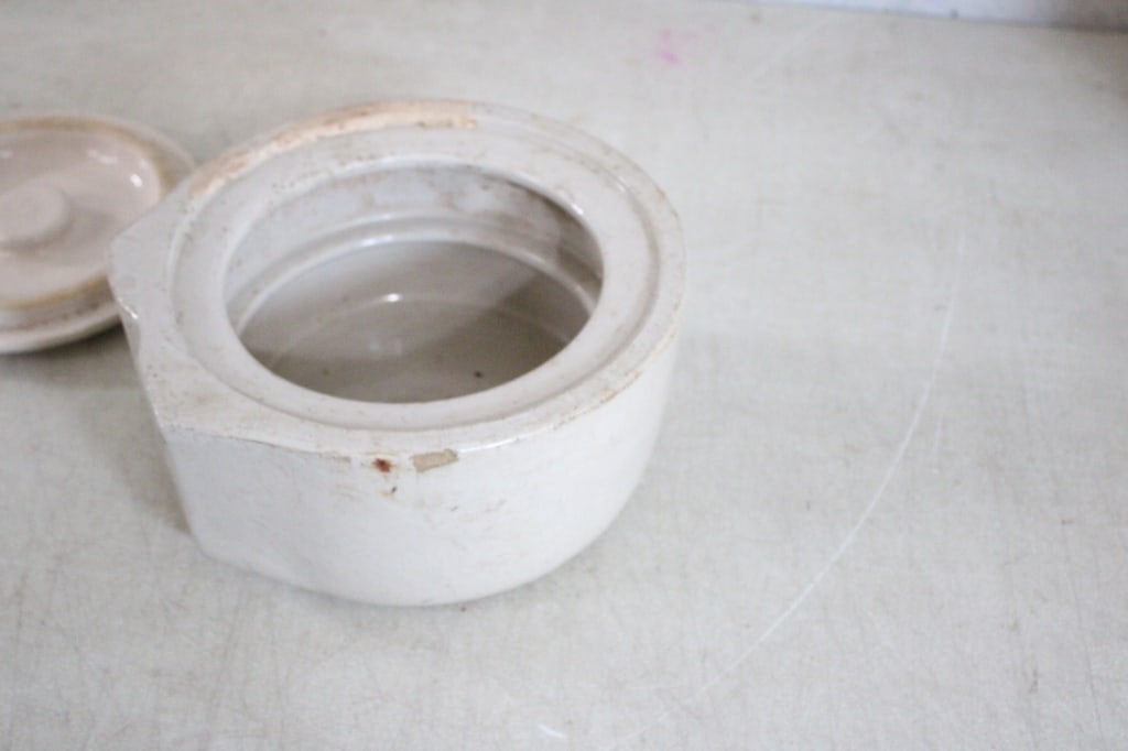 Ideal Stoneware Salt Feeder and 2 Lids - 6