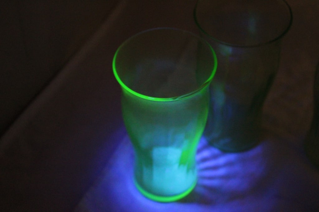 8 Uranium Vaseline 5.5" Juice Glasses GLOW - 11