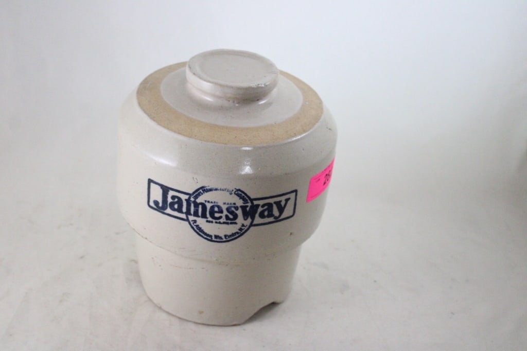 Jamesway Stoneware Chicken Waterer: Jamesway Stoneware Chicken Waterer - Lot Size 10" x 9" x 8". 6 Lbs. All information and photos, which are part of the description, are intended to be as accurate as possible, but errors are possible.