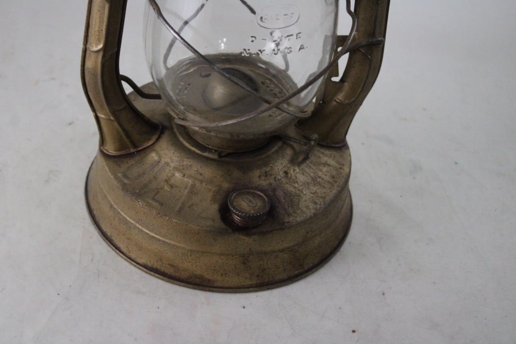 Dietz D-Lite #2 Lantern - 3