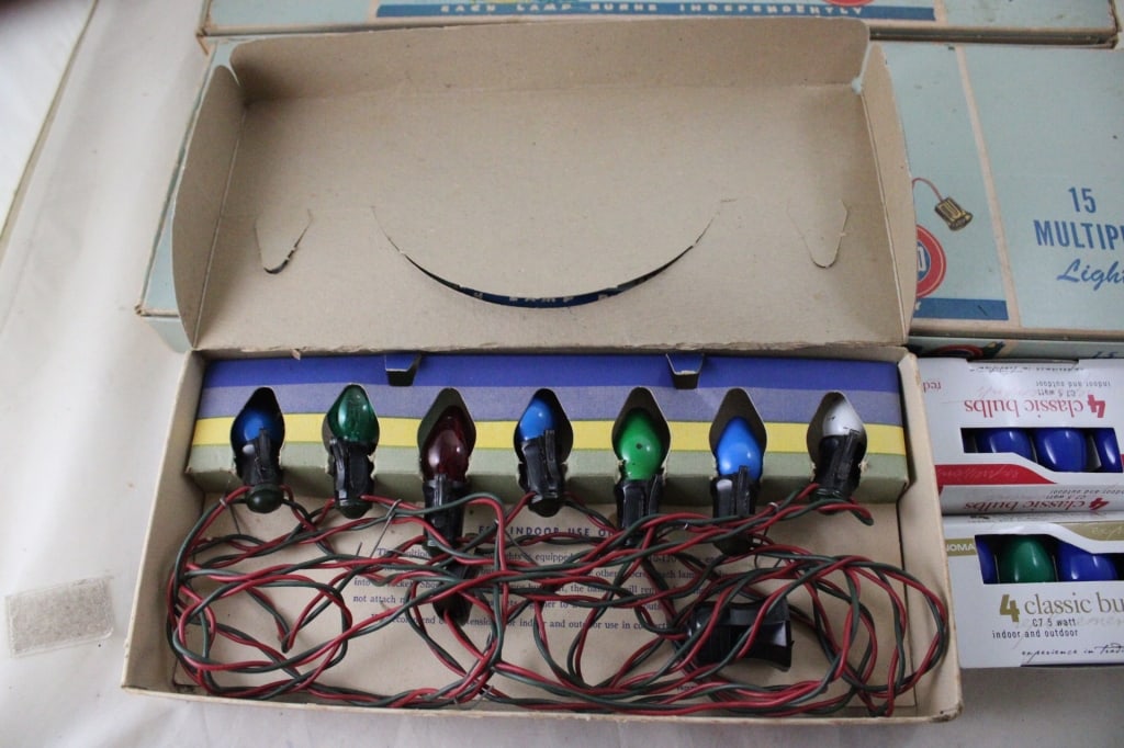 3 Sets Christmas Lights Paramount & Dialco - 10