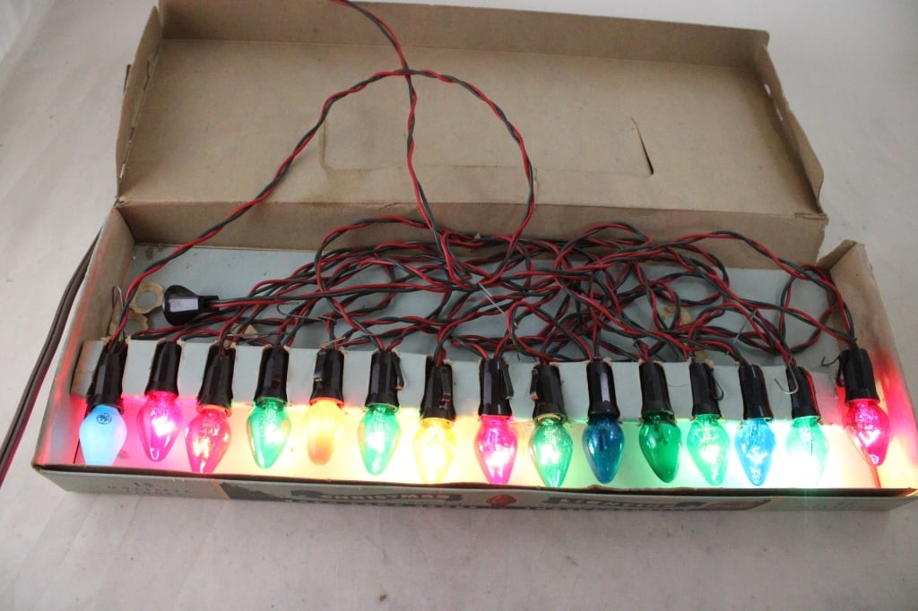 3 Sets Christmas Lights Paramount & Dialco - 15