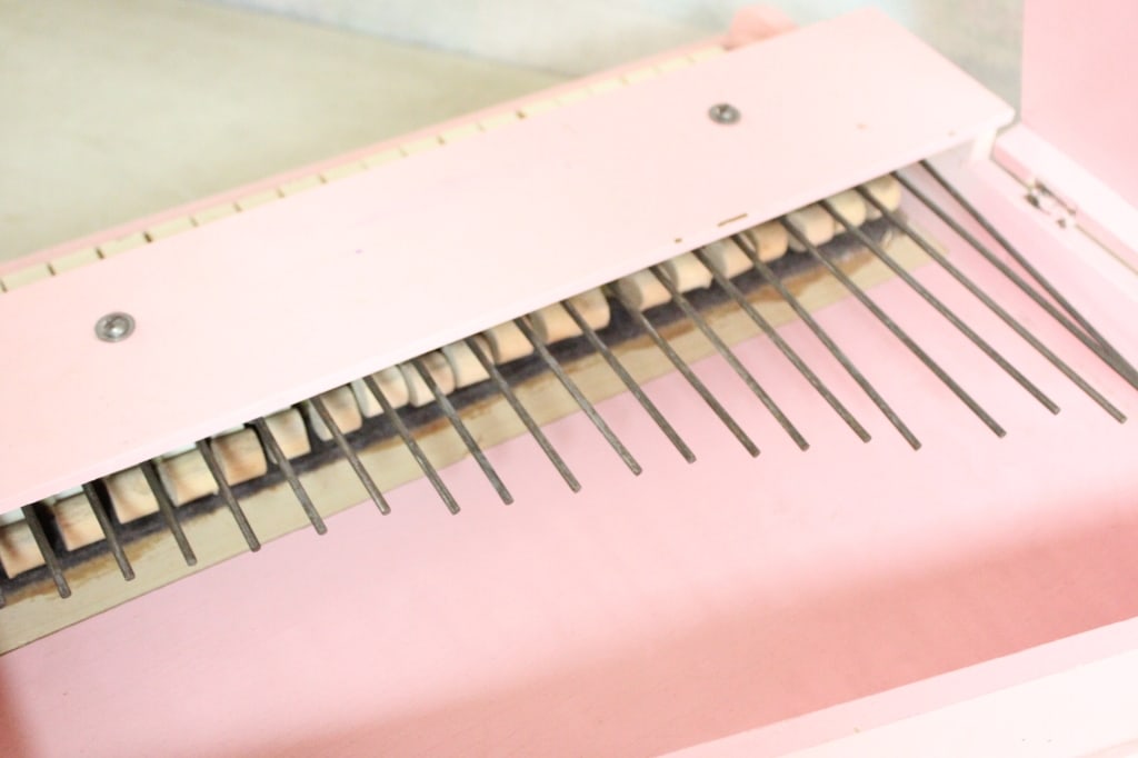 Vintage Pink Wood Child's Piano - 10