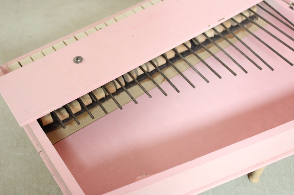 Vintage Pink Wood Child's Piano - 11