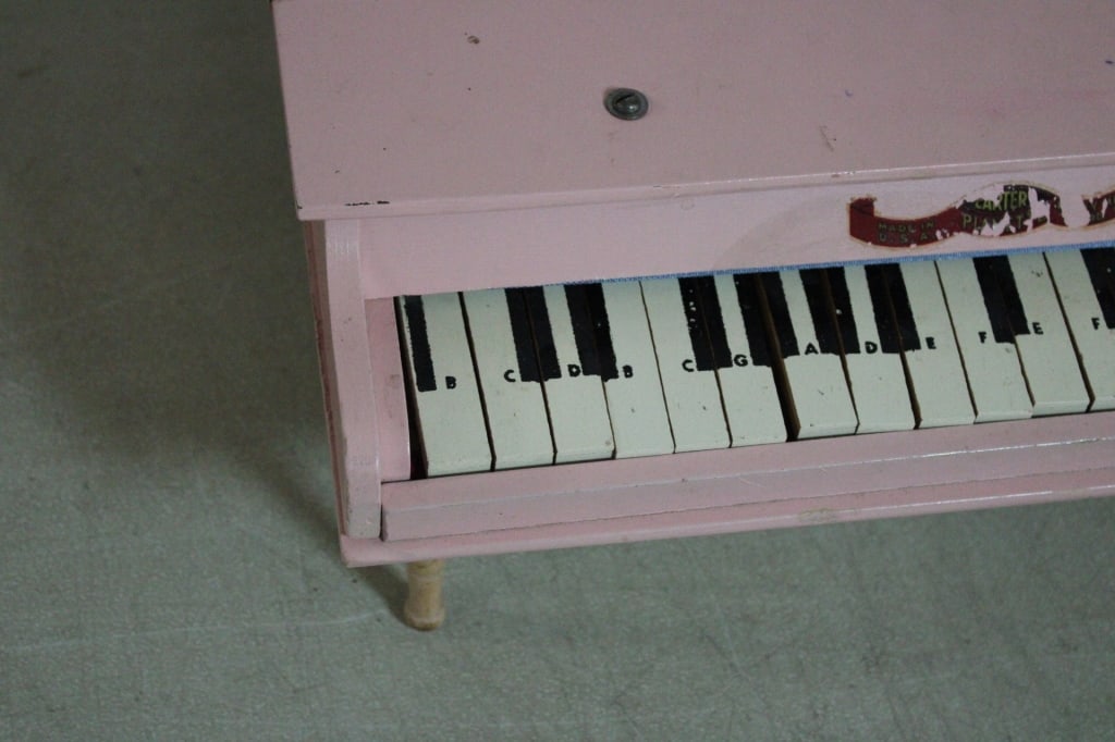 Vintage Pink Wood Child's Piano - 2
