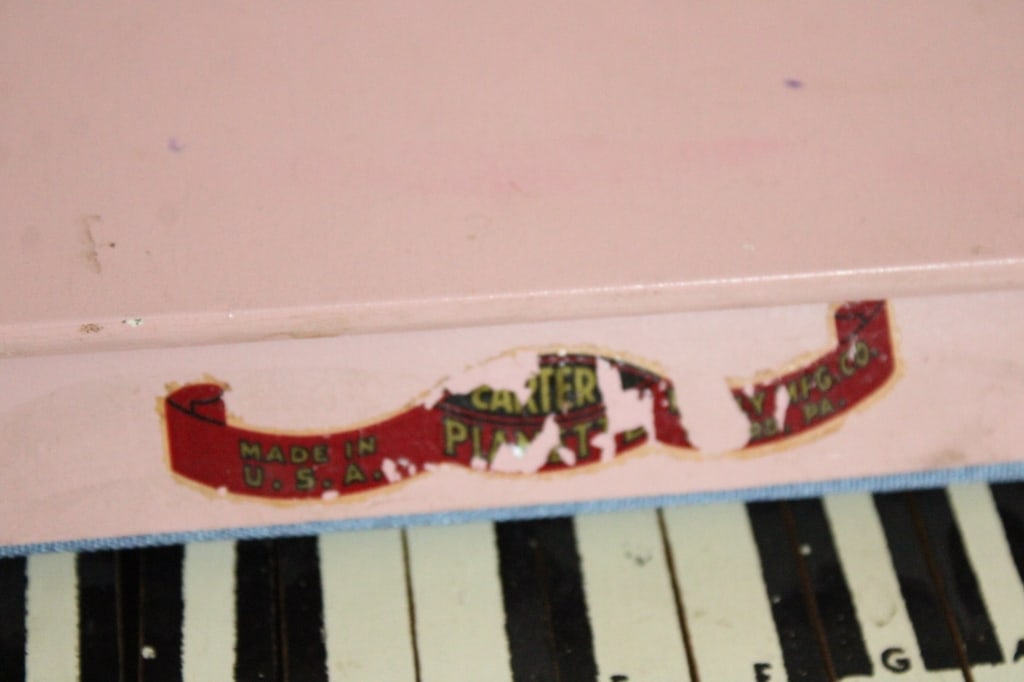 Vintage Pink Wood Child's Piano - 4