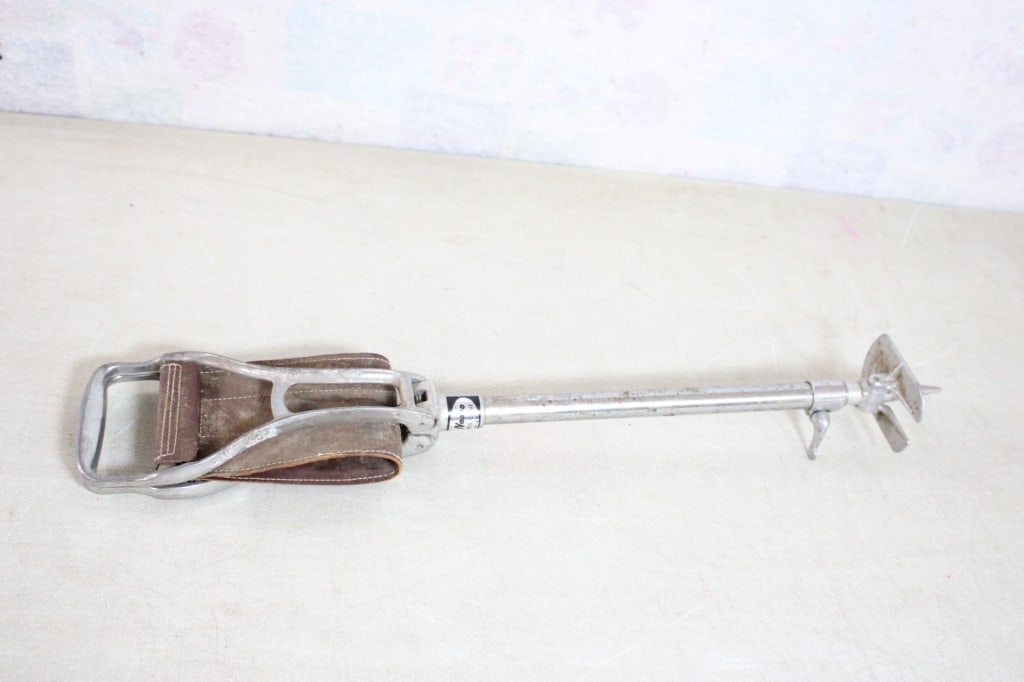 Nadco Leather Sports Cane/Chair: Nadco Leather Sports Cane/Chair - Golf, Camp, Fish. Lot Size 28" x 5" x 3". 3 Lbs. All information and photos, which are part of the description, are intended to be as accurate as possible, but errors