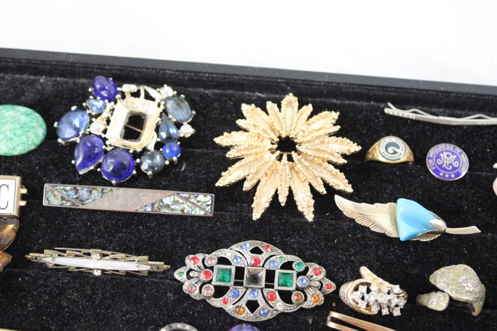 Costume Estate Jewelry, Pins and More - 15