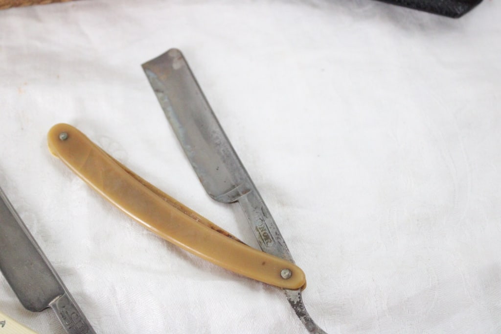 Victorian Box, Gold Eyeglasses, Straight Razors - 2