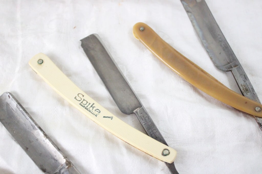 Victorian Box, Gold Eyeglasses, Straight Razors - 3
