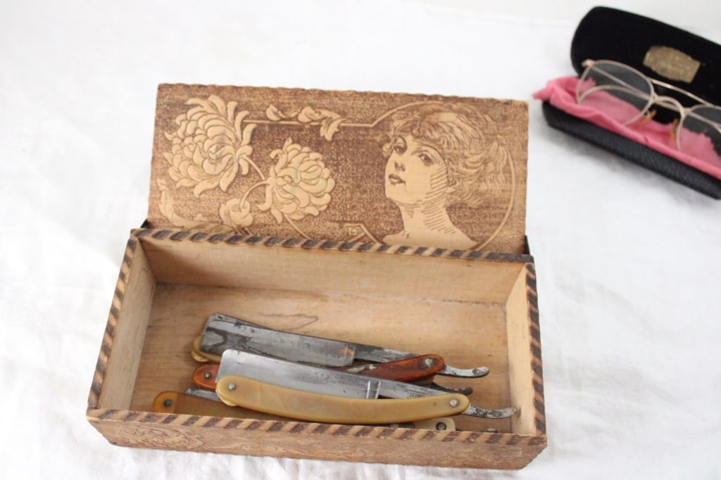 Victorian Box, Gold Eyeglasses, Straight Razors - 7
