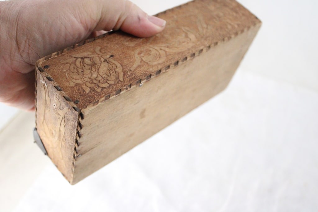 Victorian Box, Gold Eyeglasses, Straight Razors - 9