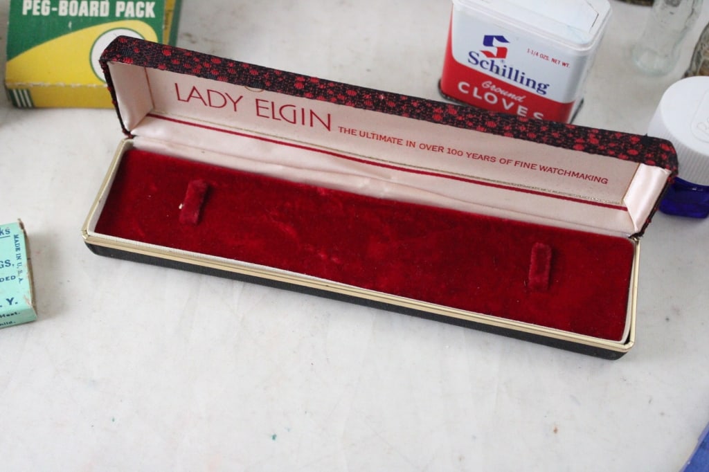 Vintage Advertising Tins, Boxes, Cases & More - 12
