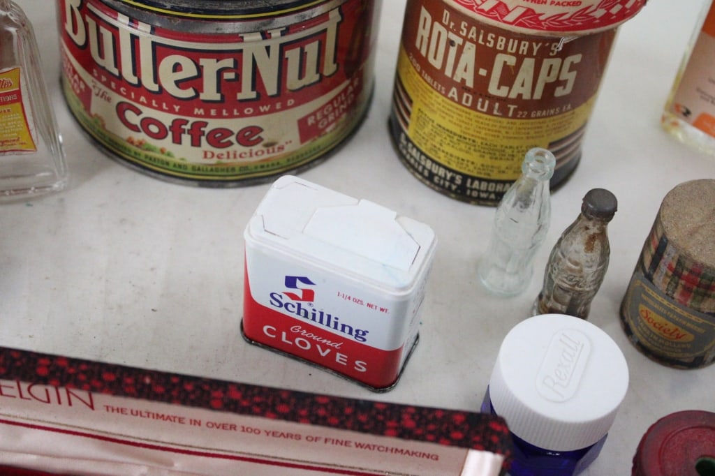 Vintage Advertising Tins, Boxes, Cases & More - 13