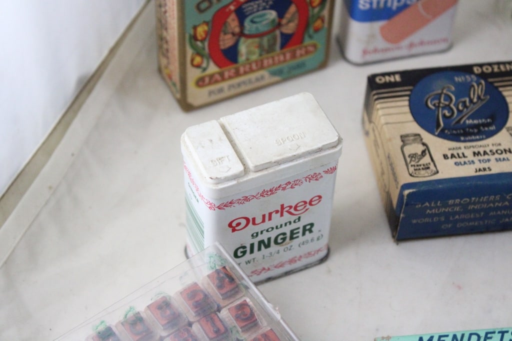 Vintage Advertising Tins, Boxes, Cases & More - 3
