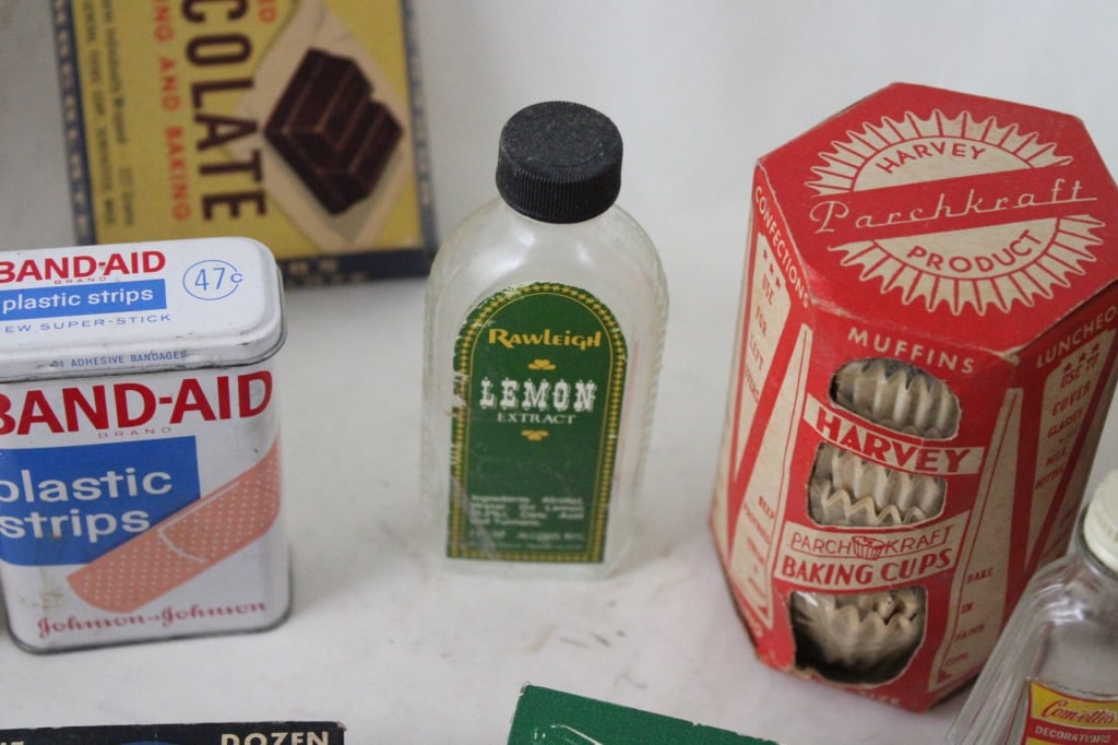 Vintage Advertising Tins, Boxes, Cases & More - 9