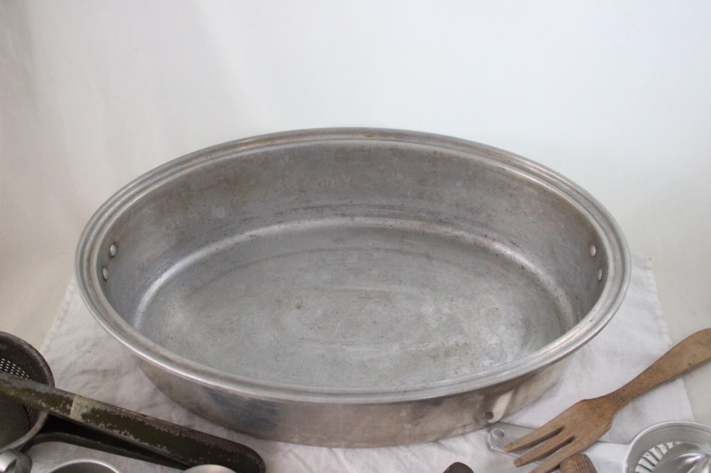 1950s Wear Ever Aluminum Roaster & Kitchen Gadgets - 10