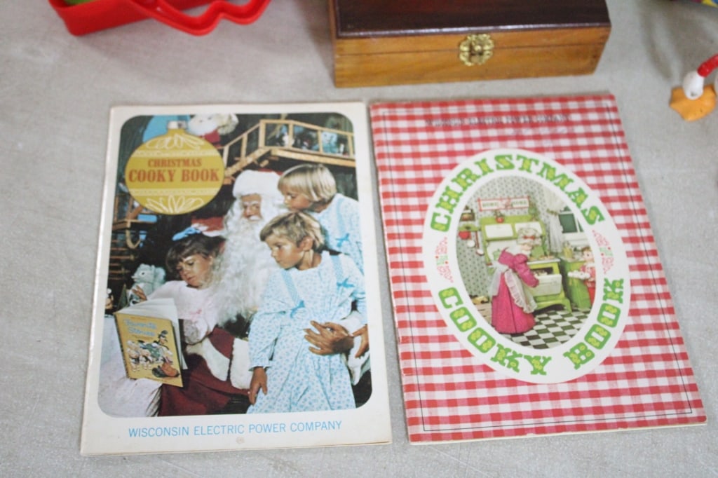 Child's Books, Toys, Games, Carved Birds & More - 2