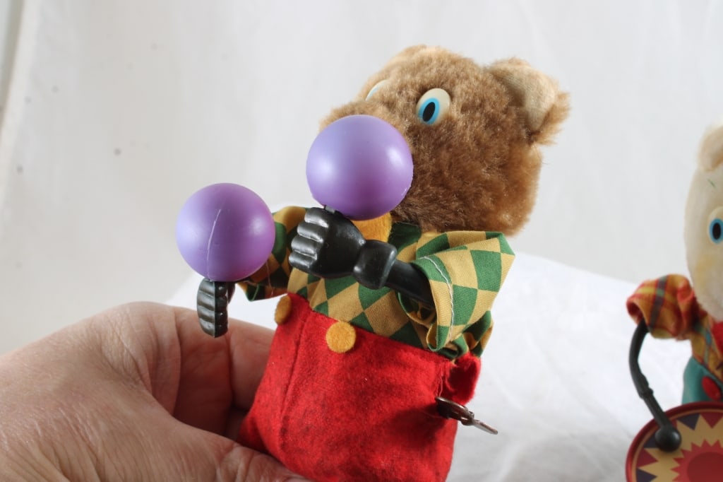 2 Windup Bear Toys Playing Drums & Maracas - 3