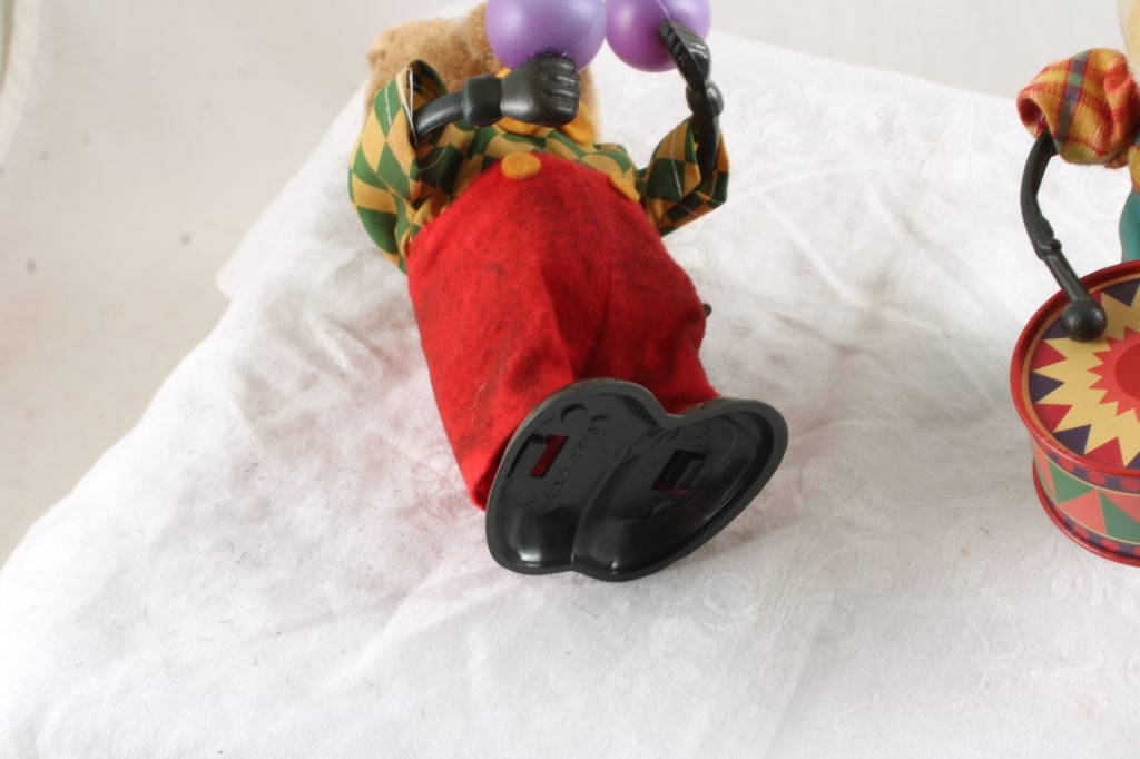 2 Windup Bear Toys Playing Drums & Maracas - 6