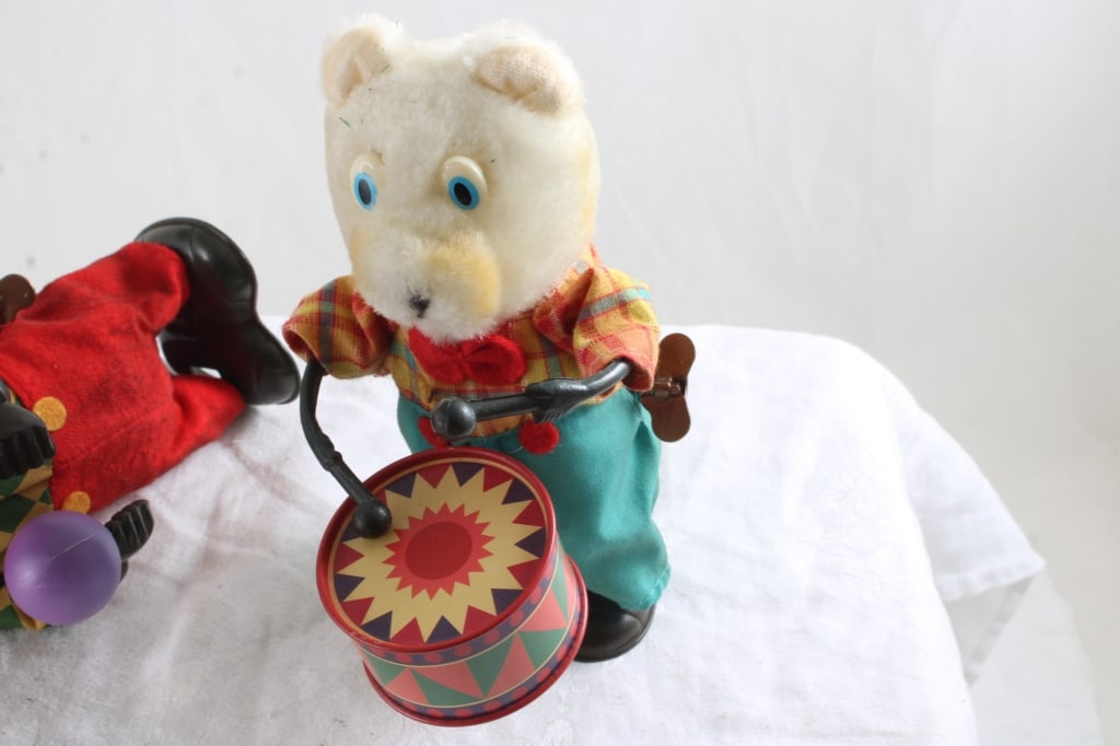 2 Windup Bear Toys Playing Drums & Maracas - 8