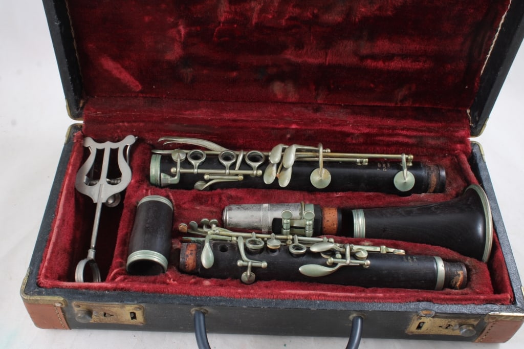 Rene' Dumont Paris #311 Grenadilla Wood Clarinet - 2