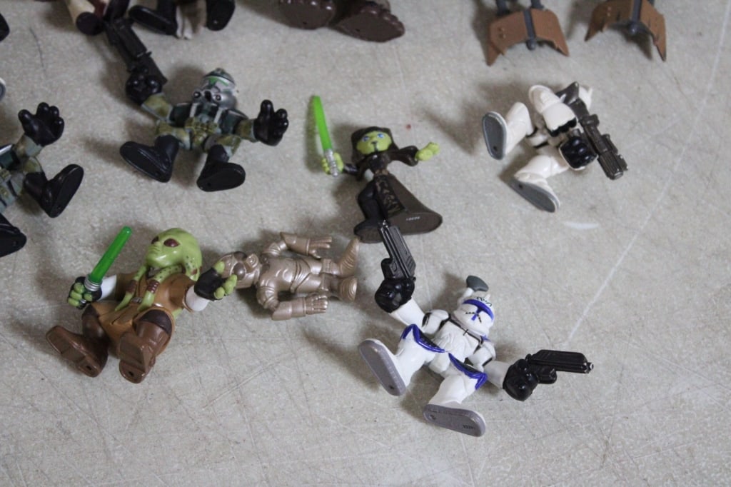 Playskool Star Wars Millenium Falcons & Figures - 10