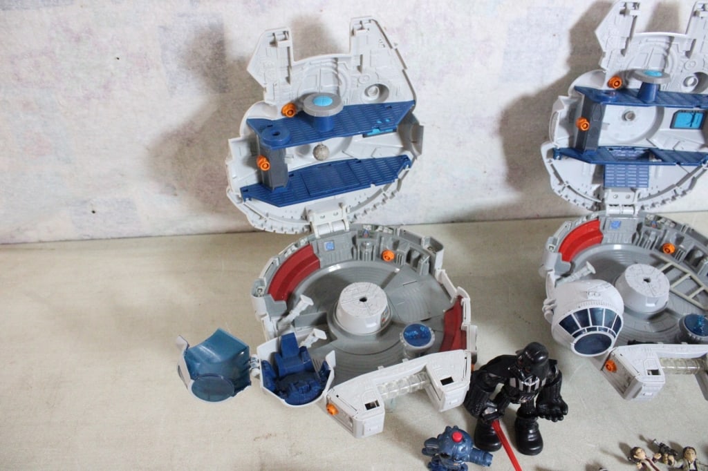 Playskool Star Wars Millenium Falcons & Figures - 12