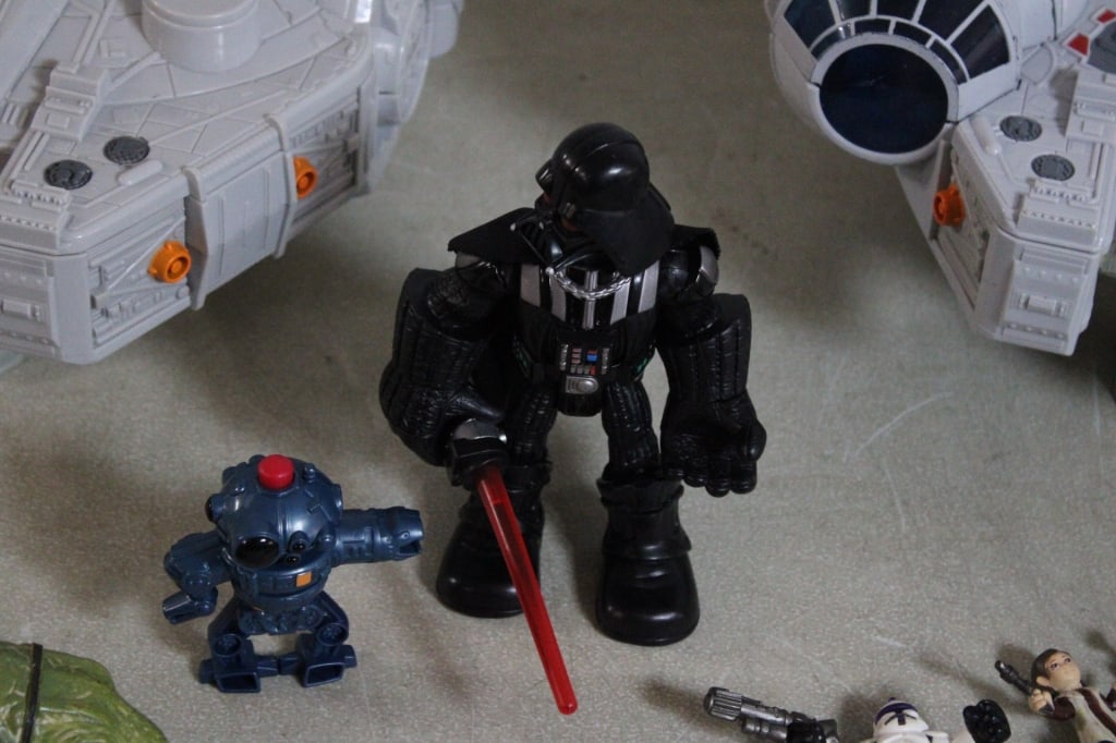 Playskool Star Wars Millenium Falcons & Figures - 3