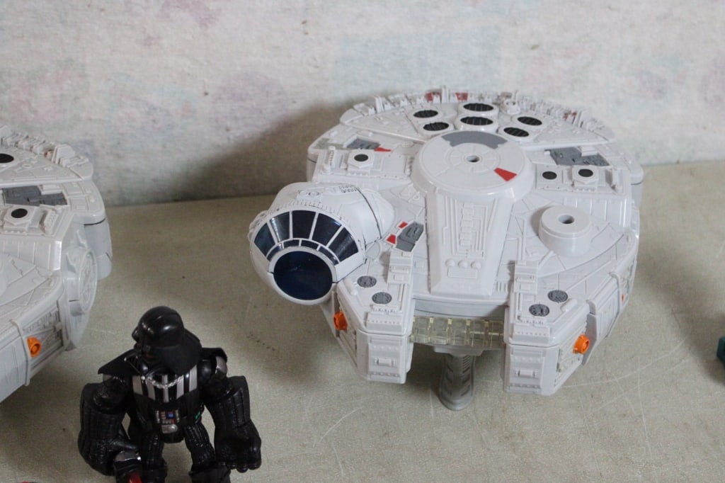 Playskool Star Wars Millenium Falcons & Figures - 5