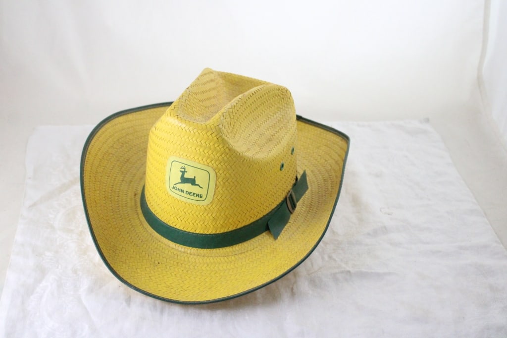1950s John Deere Size Large Straw Hat: 1950s John Deere Size Large Straw Hat - Lot Size 15" x 12" x 8". 1 Lb. All information and photos, which are part of the description, are intended to be as accurate as possible, but errors are