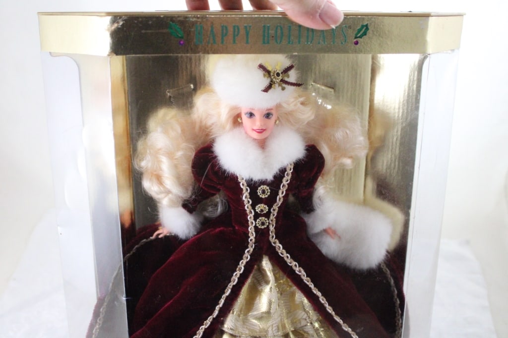 2 Holiday Barbies Happy Holidays in Boxes - 11