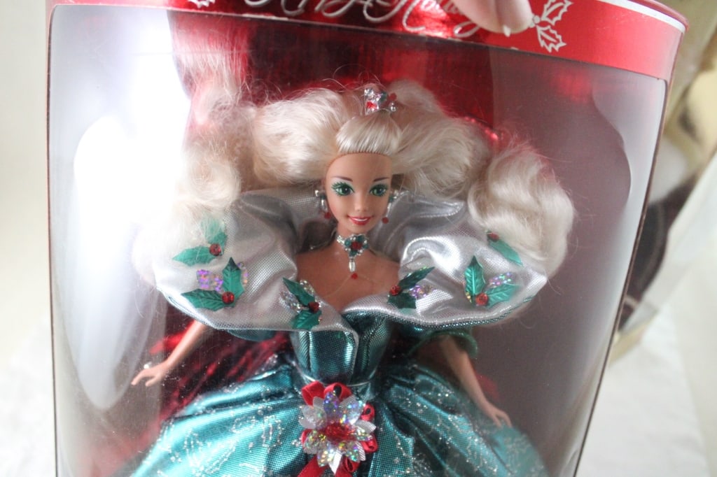 2 Holiday Barbies Happy Holidays in Boxes - 5