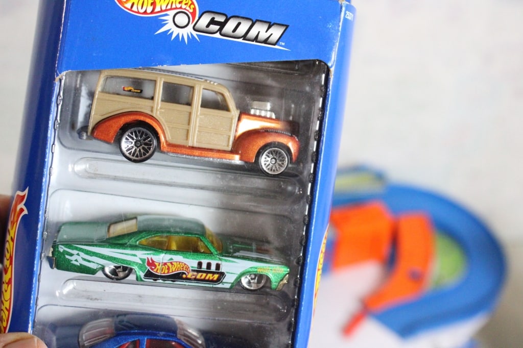 Hot Wheels Car Wash & 3 Sets Cars - 7