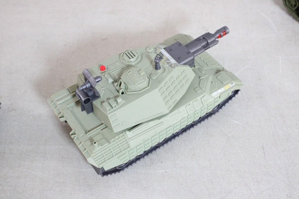 3 Military Vehicles- Lanard Tanks & Heroes Badger - 10
