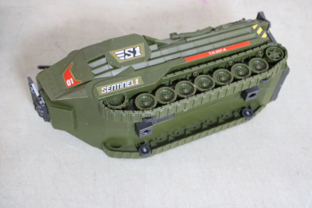 3 Military Vehicles- Lanard Tanks & Heroes Badger - 18