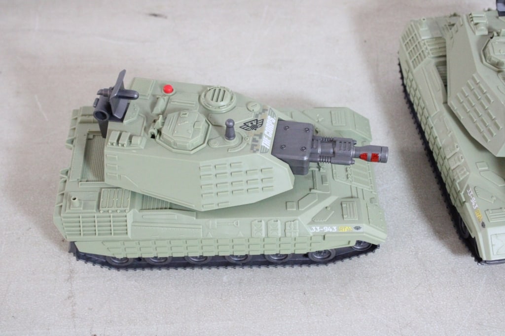 3 Military Vehicles- Lanard Tanks & Heroes Badger - 2