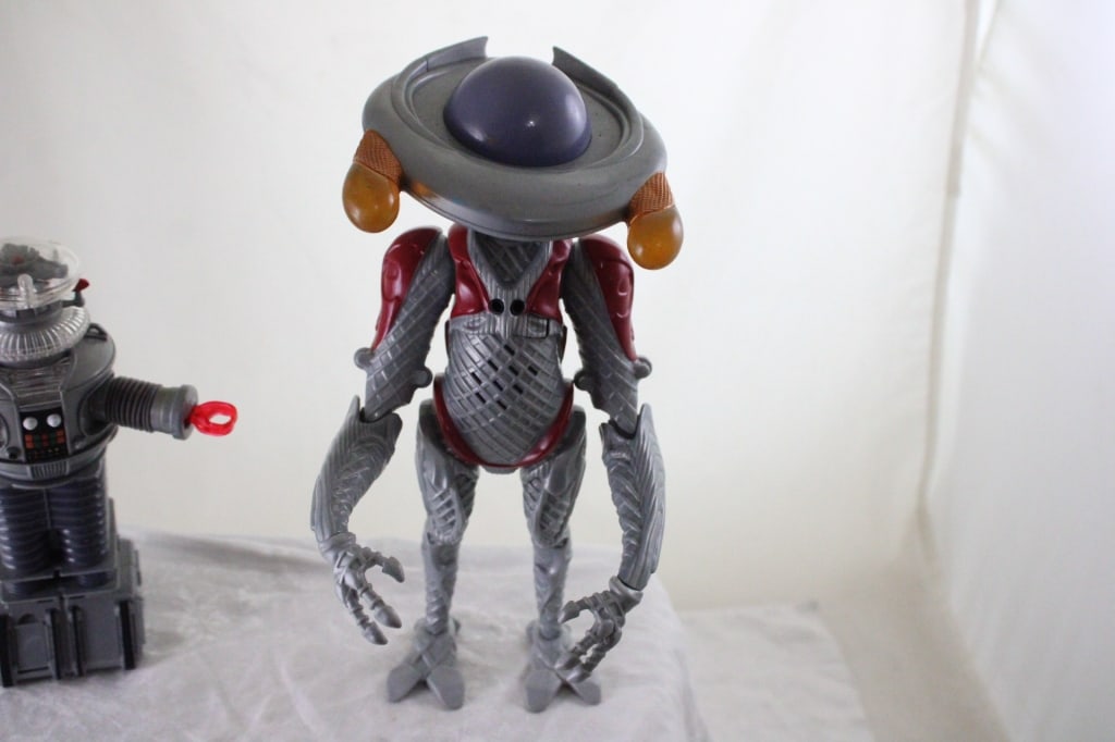 10" Bandai Alpha 5 Talking Power Ranger & More - 10