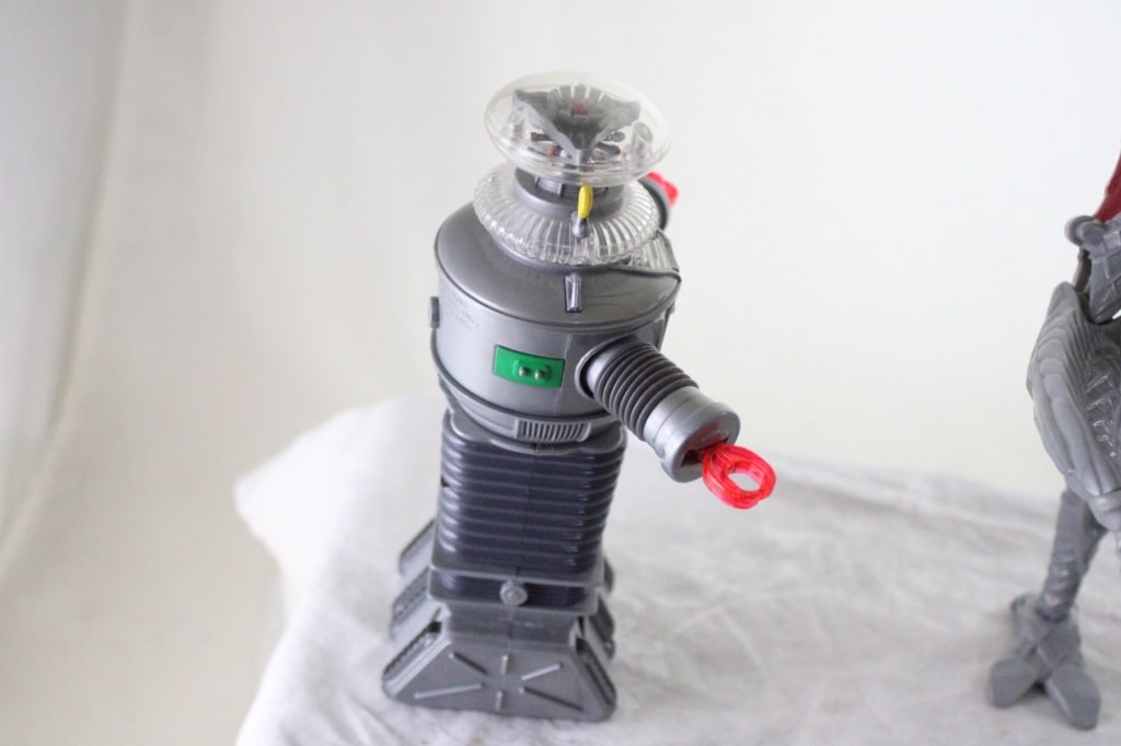 10" Bandai Alpha 5 Talking Power Ranger & More - 5