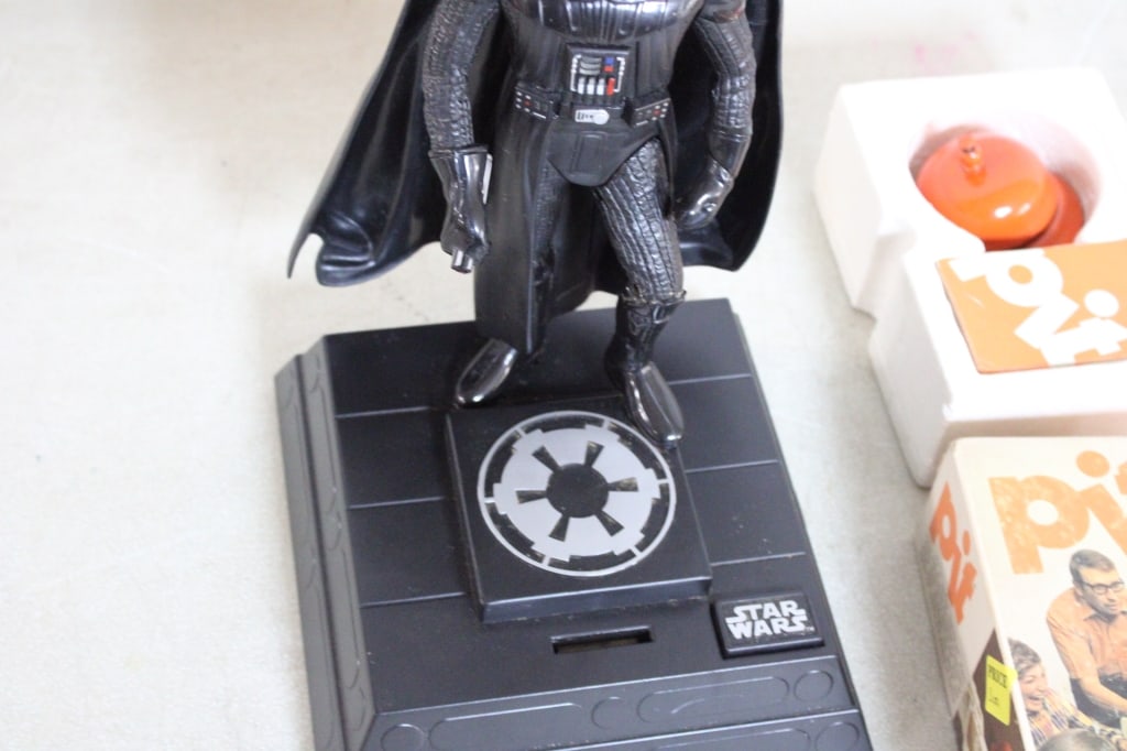 Talking Darth Vader, Pit Game & 9 Decks Cards - 3