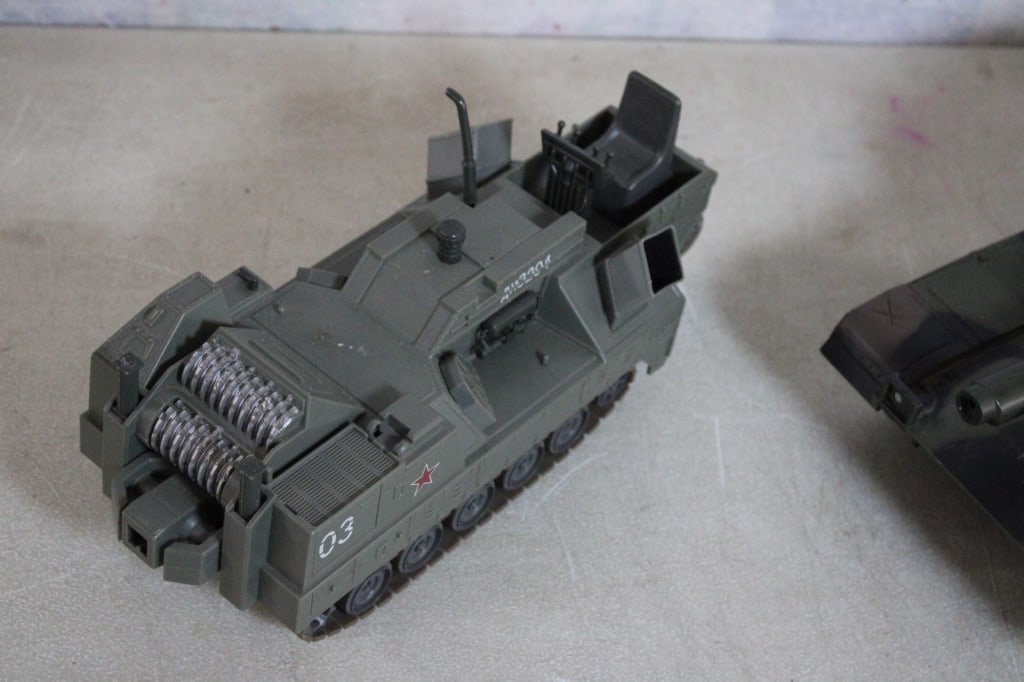 M1 Abrams Tank, Hasbro Indiana Jones Jungle Cutter - 2