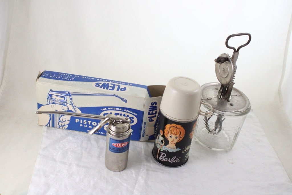 1965 Barbie Thermos, Beater Jar & More: 1965 Barbie Thermos, Beater Jar & More - Plews Oiler in box. Lot Size 11" x 9" x 7". 4 Lbs. All information and photos, which are part of the description, are intended to be as accurate as possible,